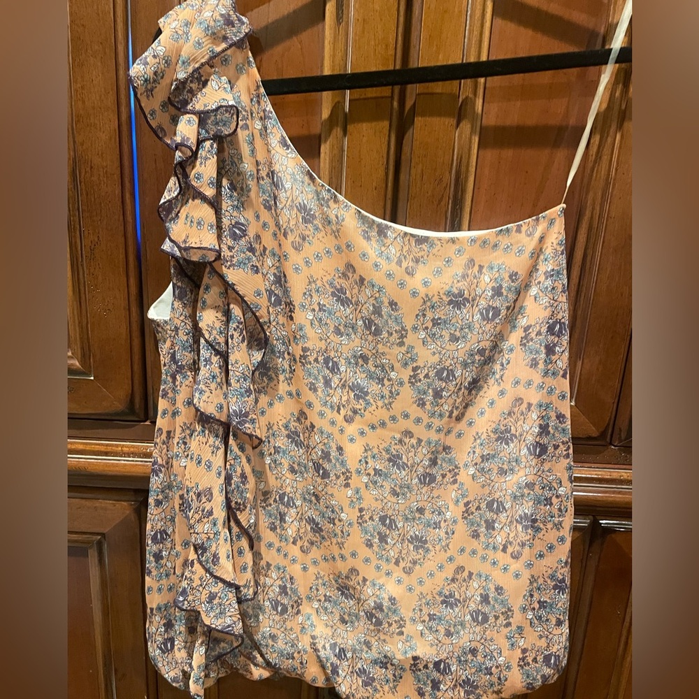 One shoulder blouse